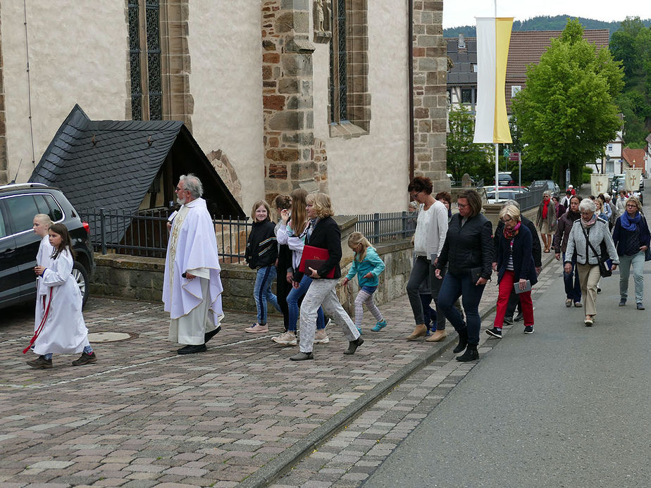 Bittprozession an Christi Himmelfahrt (Foto: Karl-Franz Thiede)